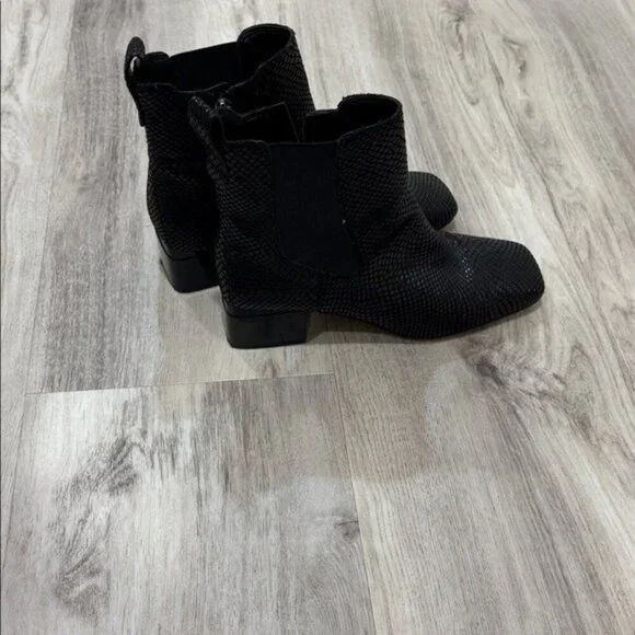 Franco Sarto Black Snake Print Ankle Booties 7.5 - Picture 3 of 7